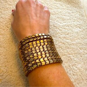 Gold Toned Banded Chain Bracelet